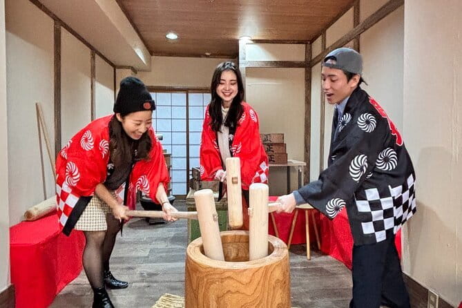 【For adult】Traditional Mochi Pounding Experience with Tasting - Mocha pounding in Osaka’s Dotonbori: why this feels like the real thing