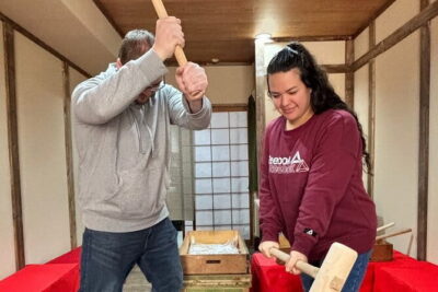 【For adult】Traditional Mochi Pounding Experience with Tasting - Where you meet at Oh Mochi and how to plan your hour