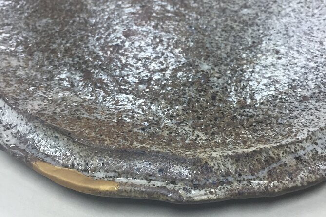 1.5〜2 Hours Traditional Kintsugi Work Shop in Namba Osaka - What You Make: A Kintsugi Plate with 23K Gold Powder