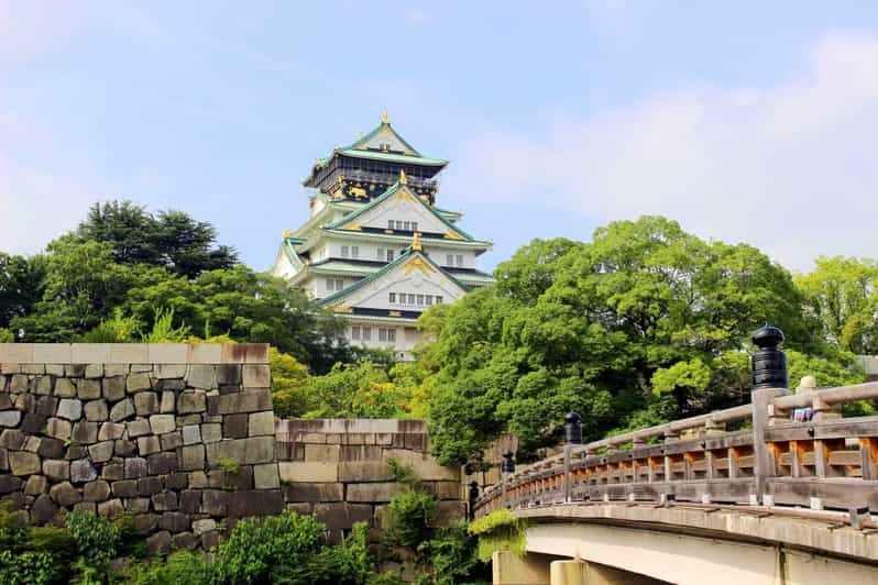 1-Day walking tour in Osaka：Castle, temples and Ukiyoe - Meeting at Akatsuki Plaza Inside JR Osaka Station (and Not Getting Lost)