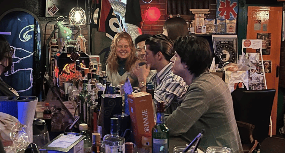 Bar hopping: Create lasting memories with TOMODACHI guides! - Customizing the Night: Make It Your Osaka