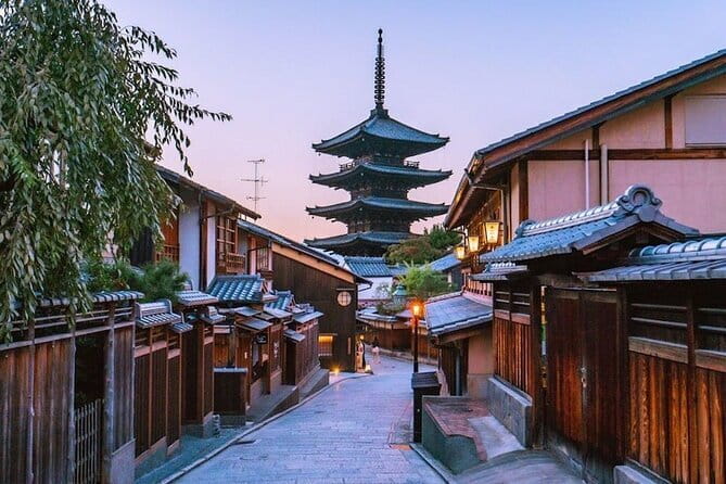Exclusive Luxury Day Tours Serene Nara - Isuien Garden and Naramachi streets: slow down the day