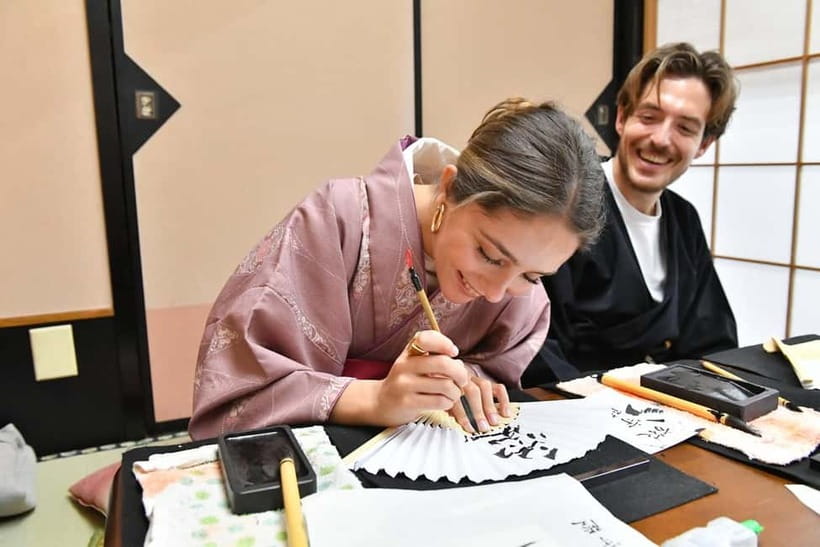 Learning Shodo with a kimono and Trying Samurai Calligraphy - Key highlights worth aiming for