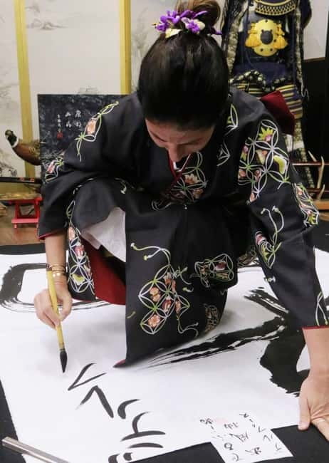 Learning Shodo with a kimono and Trying Samurai Calligraphy - Logistics that matter (so your day doesn’t get weird)