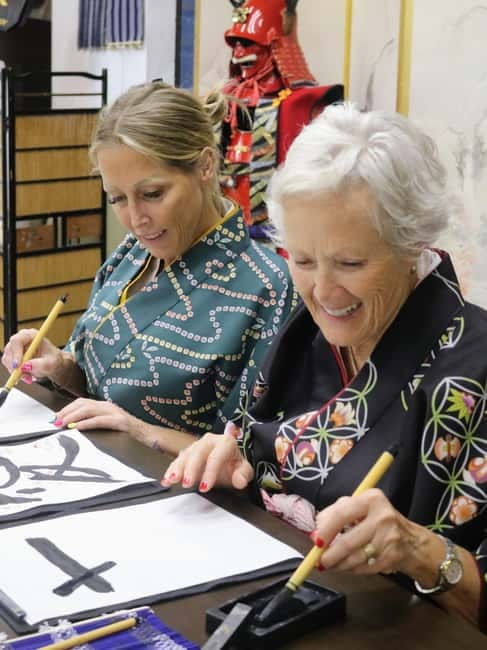 Learning Shodo with a kimono and Trying Samurai Calligraphy - About costumes and extras: what’s included, what costs extra