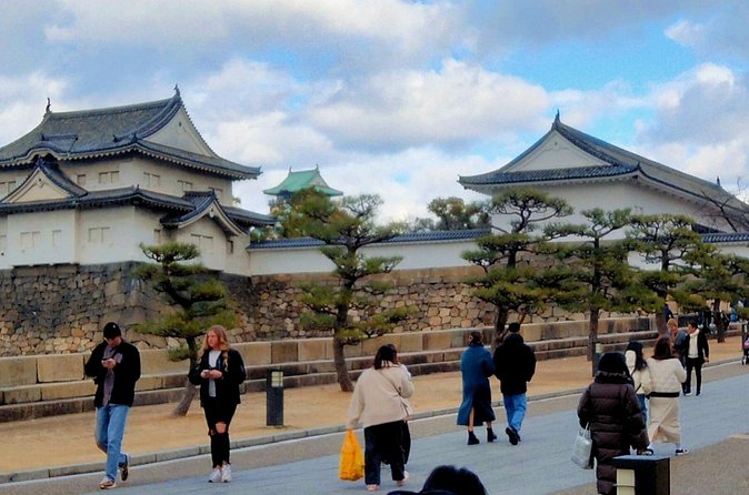 Osaka Castle & Temple Walking Tour with Multilingual Audio Guide - Timing and stamina: how to prepare for a 3h45 walking day