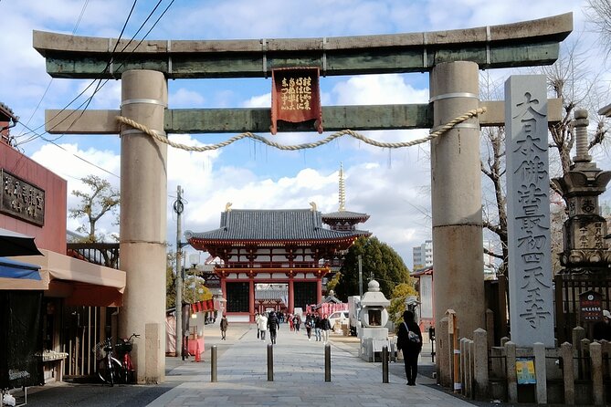 Osaka Castle & Temple Walking Tour with Multilingual Audio Guide - Stepping into Shitennoji’s Central Complex (where the tour earns its keep)