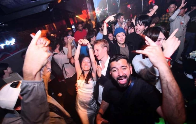 Osaka Dotonbori: CHEVAL Nightclub Ticket with Drink/VIP Plan - CHEVAL in Dotonbori: Where the Night Starts Fast