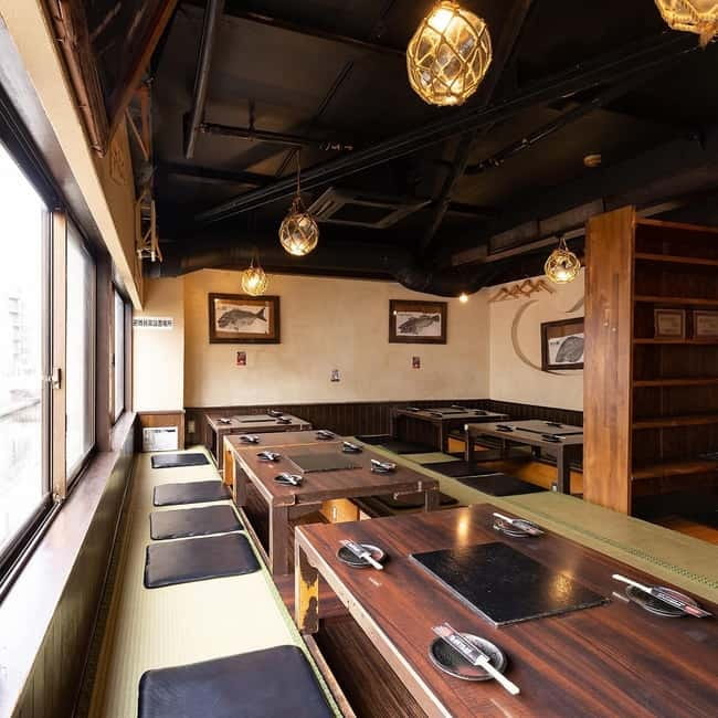 Osaka Dotonbori: Hand Roll Sushi Experience - Dotonbori’s tatami setting: where the class actually happens