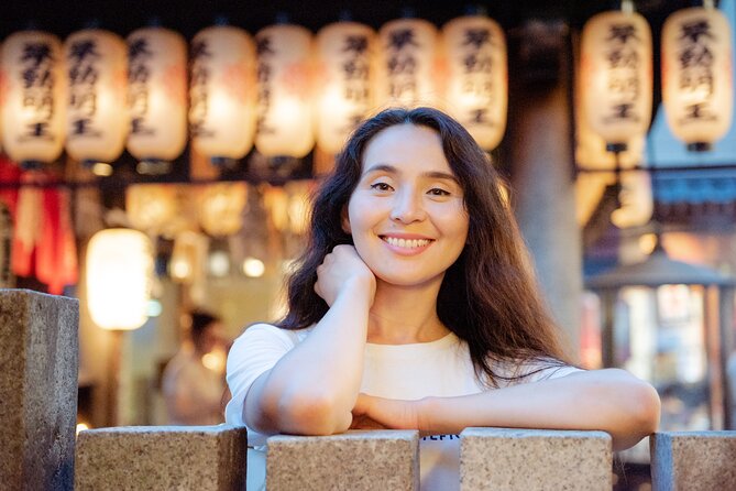 Osaka Dotonbori Night Photoshoot Private | Pro Photographer - Pro posing for low-light: what the direction actually does