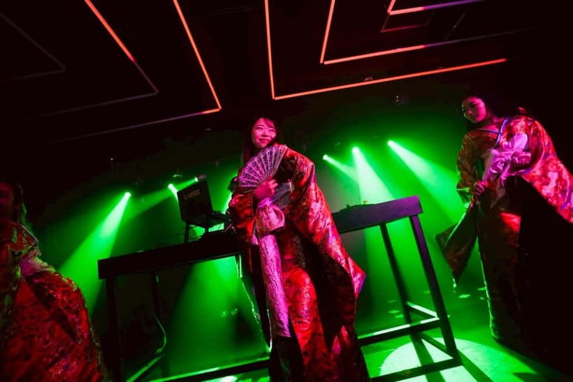 Osaka Dotonbori:GIRAFFE Nightclub Ticket with Drink/VIP Plan - What your night feels like: music, showtime, and crowd energy