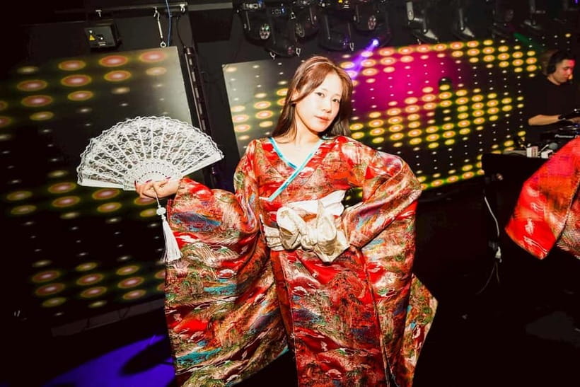 Osaka Dotonbori:GIRAFFE Nightclub Ticket with Drink/VIP Plan - All-you-can-drink plan: the value math at 22:00–04:00
