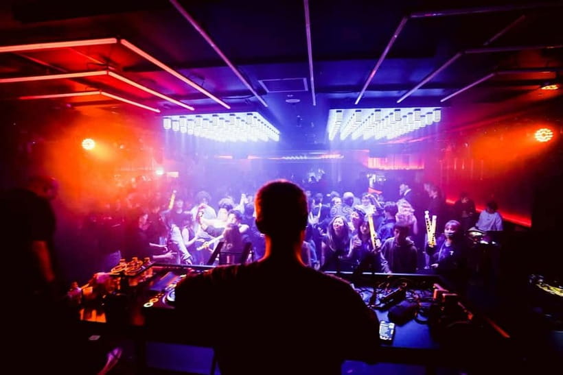 Osaka Dotonbori:GIRAFFE Nightclub Ticket with Drink/VIP Plan - Timing, sessions, and the real meaning of 12:00 AM–4:00 AM