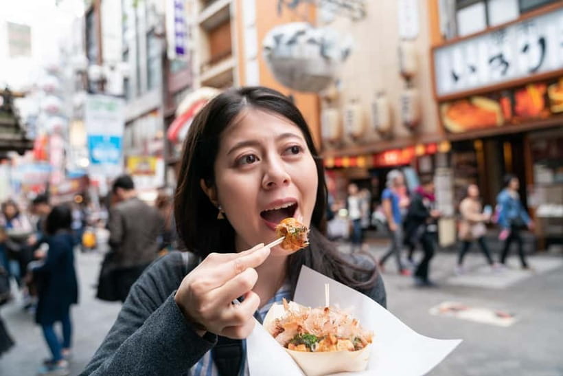 Osaka: Food Tour Kuromon Market & Dotonbori with Guide - Kuromon Market at Wanaka: Takoyaki You Can Compare
