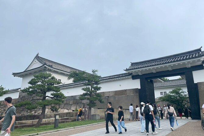 Osaka Full-Day Experience with Castle, Kushikastu and Temple - Tennoji Stroll to Shitennoji: Tea and Sweets Before You Enter
