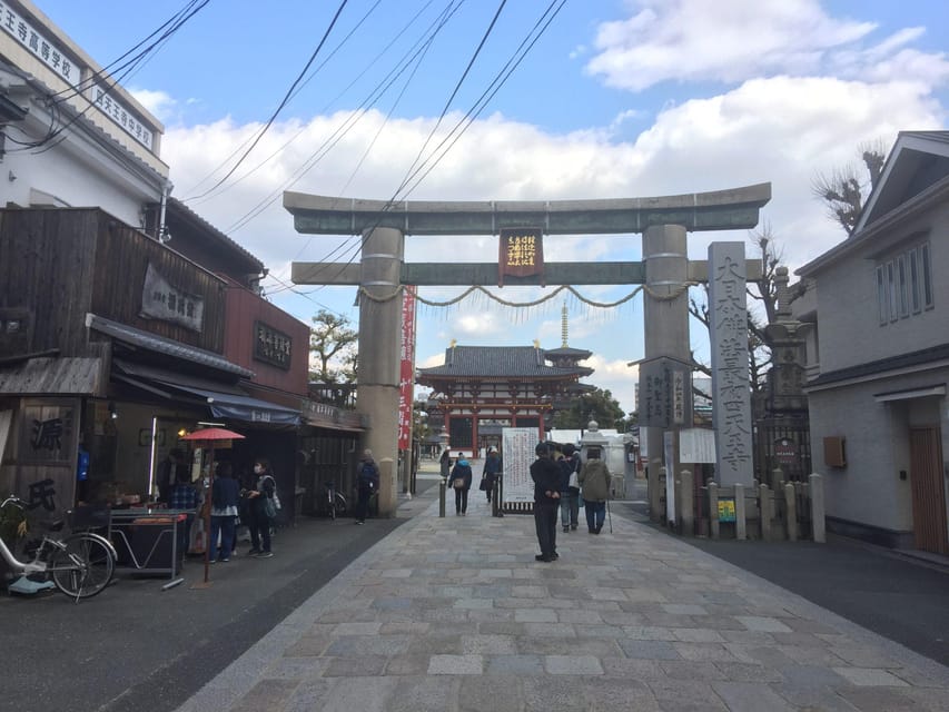 Osaka: Full-Day Private Guided Tour of the Historical City - Osaka Castle: power, samurai-era context, and big views