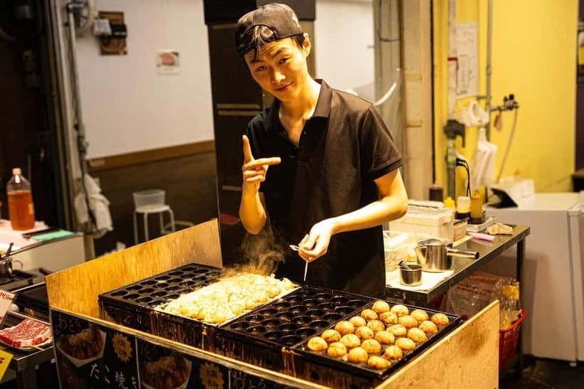 Osaka: Kuromon Market Street Food Tour with Pro Local Guide - Kuromon Market Street Food in 2 Hours: What You’re Really Booking