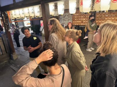Osaka: Namba Pub Bar Crawl with a Local Guide - Finding the Meeting Point Near Apple 心斎橋