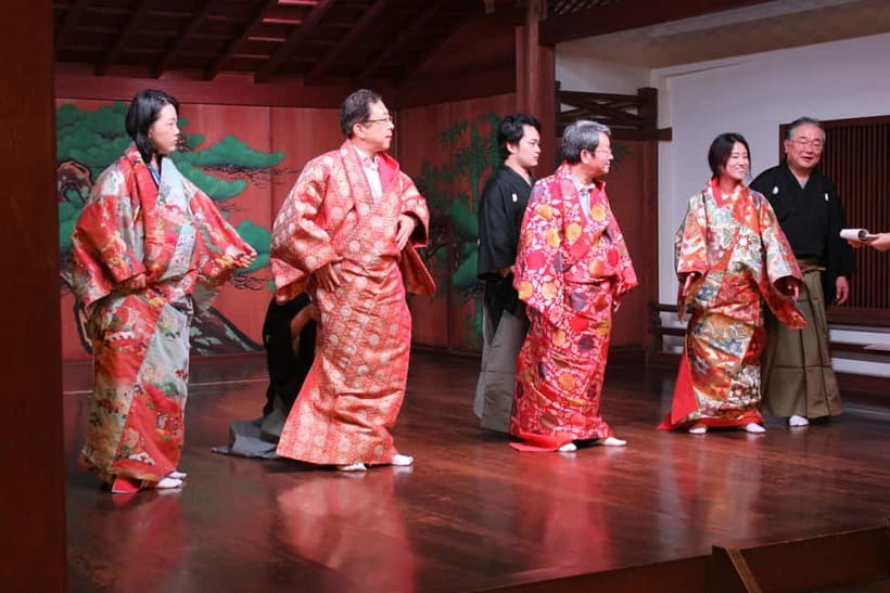 Osaka: Noh Performance with English Subtitles and Workshop - Where Yamamoto Noh Theater fits into an Osaka day near Osaka Castle