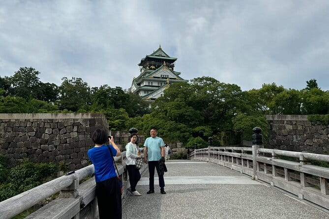 Osaka: Osaka Castle Tower Private Guided Tour in 90 Minutes - Views from the Top Floors: Where Osaka Makes Sense