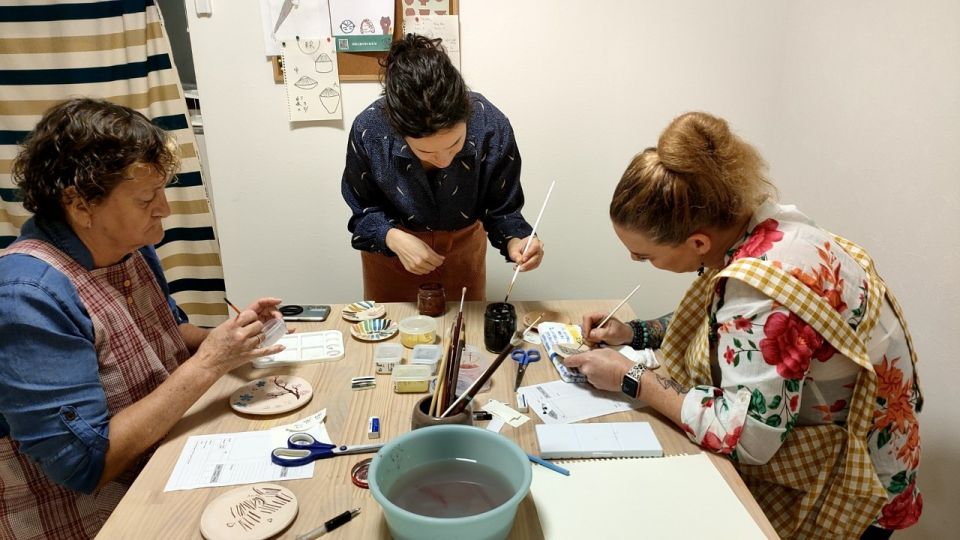 Osaka: Private Ceramic Painting Workshop - Tea, Creative Freedom, and Chatting About Japanese Culture