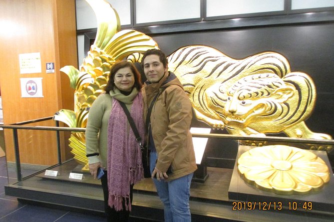 Osaka Private Tour by Public Transportation - Osaka Castle: making the most of tower time