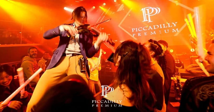 Osaka Umeda：PICCADILLY LIVE SHOW & NIGHTCLUB TICKET & Shisha - Who This Night Plan Suits Best in Osaka