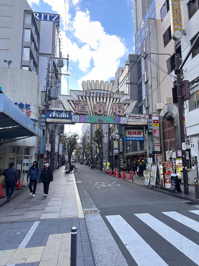 Osaka: Visit the must-see places. - Isshin-ji: when Buddhism meets funeral culture and ash-statue tradition