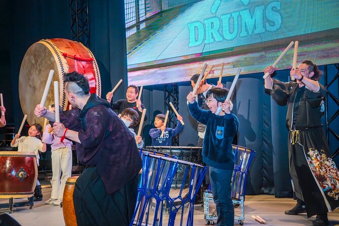 OSAKA:Feel the Power! Learn Taiko Drum from Professionals - Stage performance and the surprise costume moment