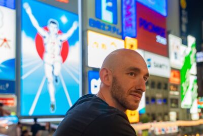 Private Vibrant Night Photoshoot Experience in Osaka (Dotonbori) - Glico Sign and Ebisubashi Bridge: the iconic Osaka frames